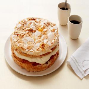 Eggnog Meringue Cake_image