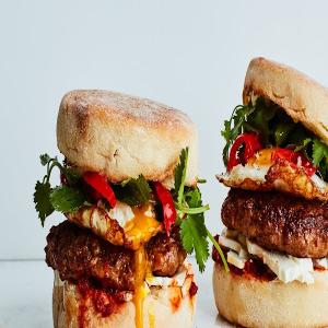 Spicy Egg Sandwich with Sausage and Pickled Peppers_image