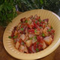 Portuguese Style Redskin Potato Salad With Tomatoes and Garlic_image