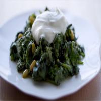 Middle Eastern Spinach with Spices and Yogurt_image