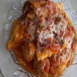 Crock Pot Cheese Tortellini and Meatballs With Vodka Sauce_image