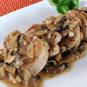 Garlic Pork Tenderloin with Mushroom Gravy_image