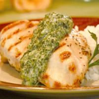 Baked Chicken With Green Spinach-Horseradish Sauce_image