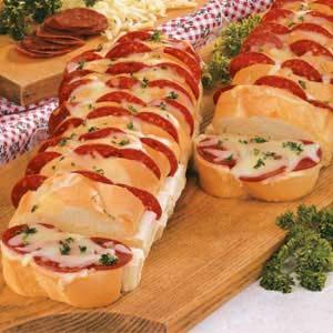 Mozzarella Pepperoni Bread Recipe_image