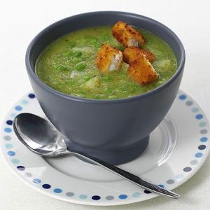 Pea & pesto soup with fish finger croûtons_image
