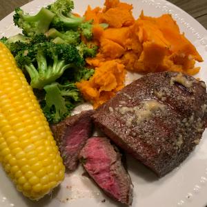 Kickin' London Broil with Bleu Cheese Butter_image