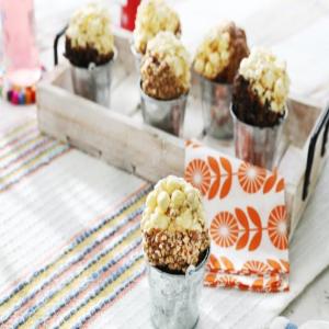 Candy Bar Popcorn Balls_image
