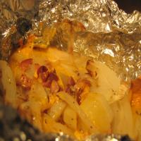 Dad's Favorite Cheesy Potatoes in Foil_image