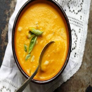 Crock Pot Carrot Soup With Honey and Nutmeg_image