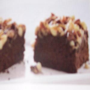 3 Nut Chocolate Upside-Down Cake_image