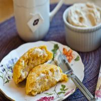 Sweet Potato Biscuits with Honey Butter_image