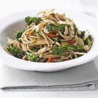 Wholewheat pasta with broccoli & almonds image