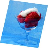 Strawberries With Chantilly Cream image