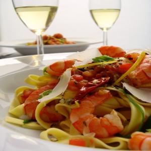 Easy Spicy Shrimp Pasta - Low Fat image