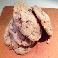 Chocolate Chip and Cashew Gourmet Cookies_image