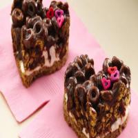 Chocolate Cheerios® Marshmallow Hearts_image