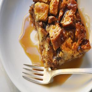 GINGERBREAD SPICED BREAD PUDDING WITH BOURBON SAUCE_image