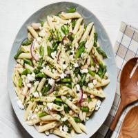 Penne with Asparagus and White Beans image