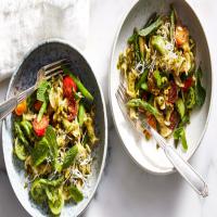 Campanelle with Pistachio-Mint Pesto, Asparagus, and Cherry Tomatoes_image