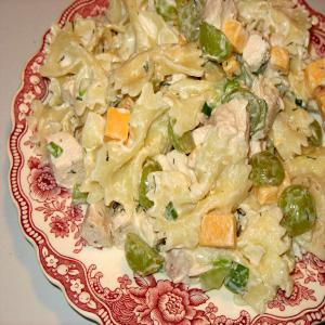 Pasta Salad With Chicken and Grapes_image