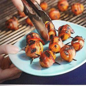 bacon wrapped stuffed apricots image