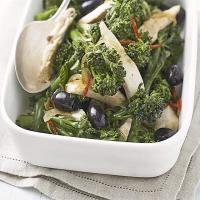 Spicy chicken salad with broccoli_image