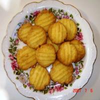 Glen's Coconut Biscuits (Cookies) image
