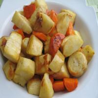 Honey and Balsamic Oven-Roasted Carrots and Parsnips_image