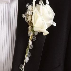 White Rose Boutonniere_image