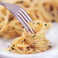 Spaghettini with Garlic and Lemon image