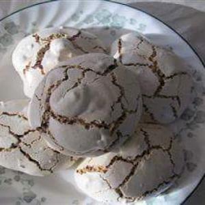 Meringue cookies with chips & espresso image