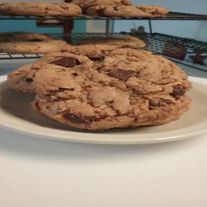 Jackie's Famous Big Chocolate Chunk Cookies_image