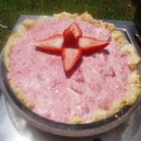Bavarian Strawberry Cream Pie_image