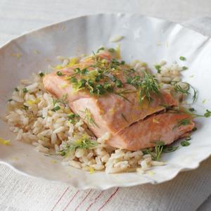 Steamed Salmon with Herbs and Lemon_image