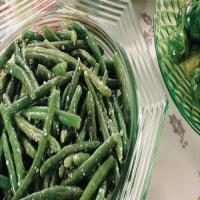 Parmesan-Garlic Butter Green Beans image