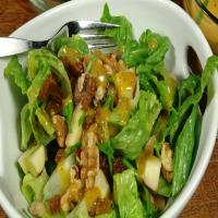 Mama Vi's Spinach Salad With Curry and Chutney Dressing_image