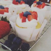 Keto Coconut Cupcakes_image