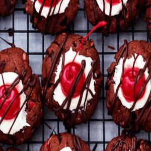 Chocolate Cherry Delight Cookies_image