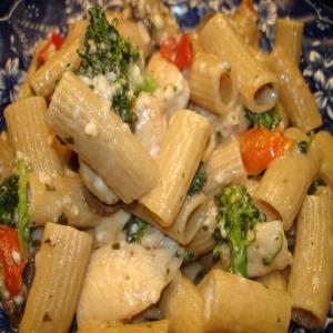 Pasta With Chicken and Broccoli_image