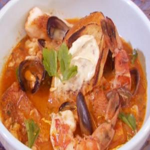 Fulton Fish Market Cioppino with Sourdough Croutons_image