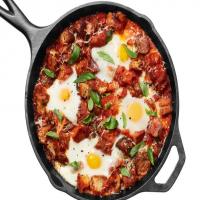 Eggs in Purgatory with Sausage_image