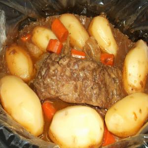 Easy Slow Cooker French Onion Roast and Vegetables_image