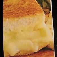 APPLE and SWISS CHEESE GRILLED SANDWICH_image