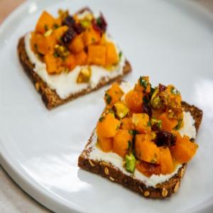 Butternut Squash and Goat Cheese Tartines_image