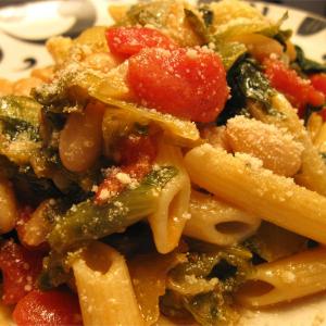 Penne Pasta with Cannellini Beans and Escarole_image