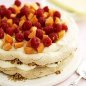 Meringue crisp layer cake image