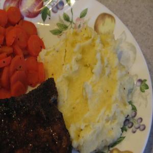 Super Buttery Cheddar-Mashed Potatoes image