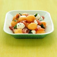 Cantaloupe and Bocconcini Salad with Mint_image