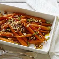 Glazed Carrots with Hazelnuts_image