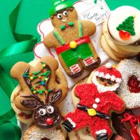 Gingerbread Cutout Christmas Cookies_image